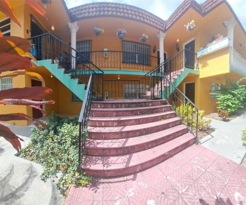 1442 NW 1st St 2, Miami, Florida 33125
