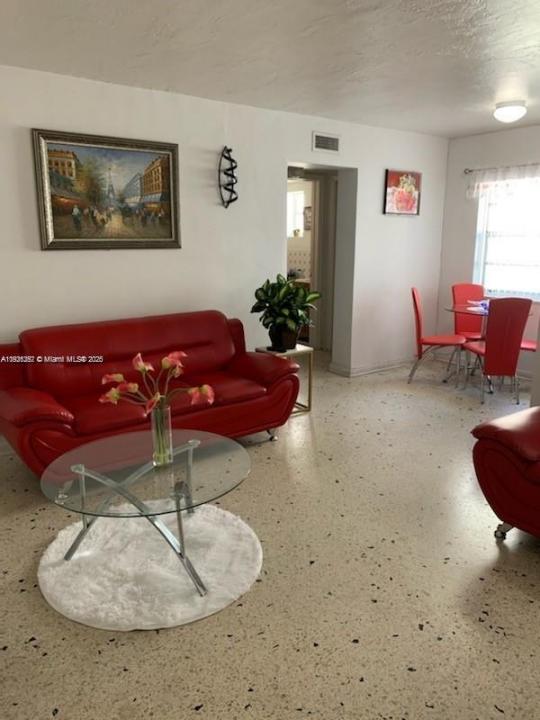 1442 NW 1st St 2, Miami, Florida 33125