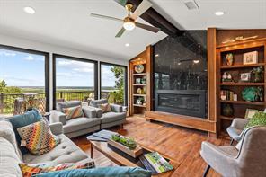 916 Wooded Crest Drive, Woodway, טקסס 76712, ארצות הברית של אמריקה