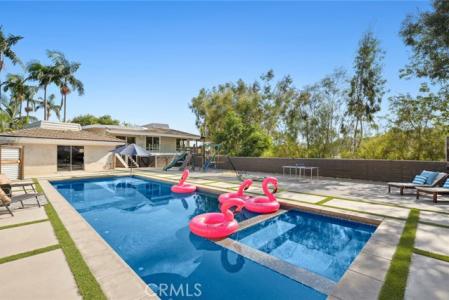 Overhill Drive, Santa Ana, California 92705, Estados Unidos
