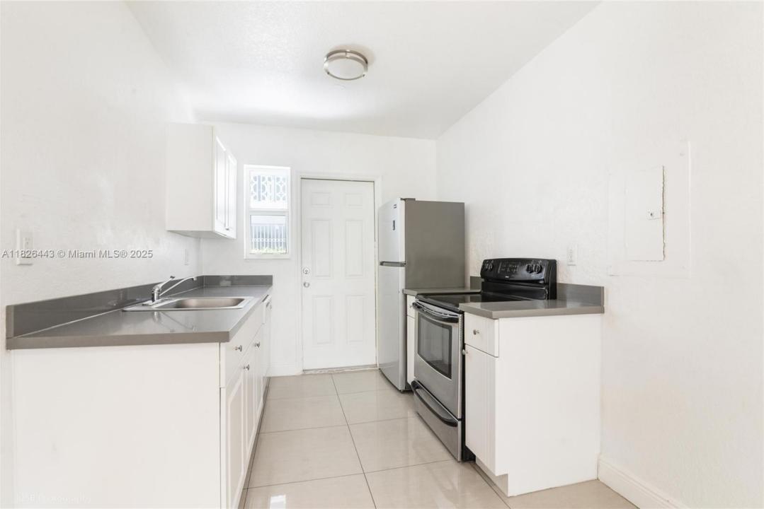 9770 E Bay Harbor 4W, Bay Harbor Islands, Florida 33154
