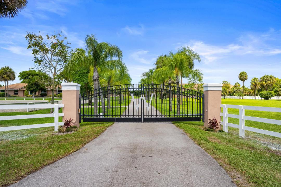 3287 Grande Road, WHITE FENCES, Loxahatchee, Florida 33470, USA