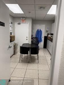 2801 N University 202, Coral Springs, Florida 33065