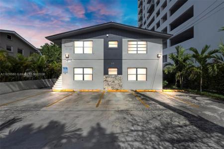 43 Glen Royal Pkwy 6, Miami, Florida 33125, USA