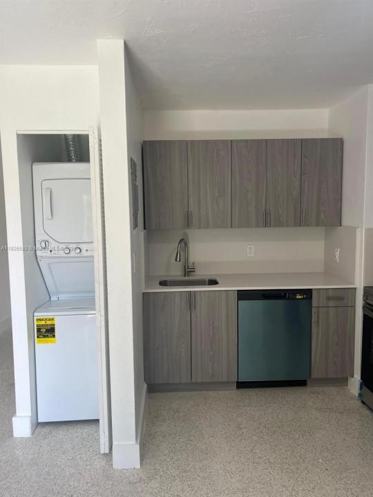 43 Glen Royal Pkwy 6, Miami, Florida 33125, HOA KỲ