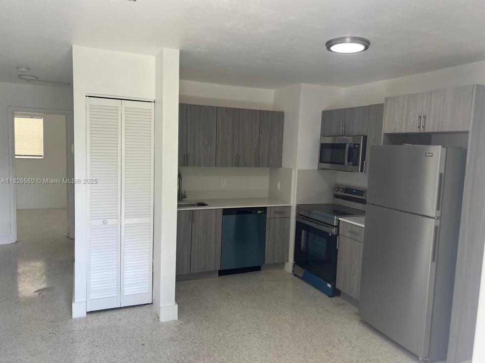 43 Glen Royal Pkwy 6, Miami, Florida 33125, HOA KỲ