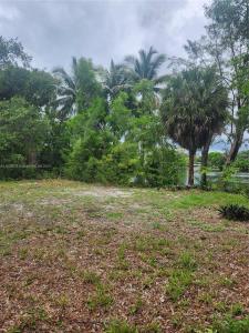 14 dr NW DR, Miami, Florida 33167, USA