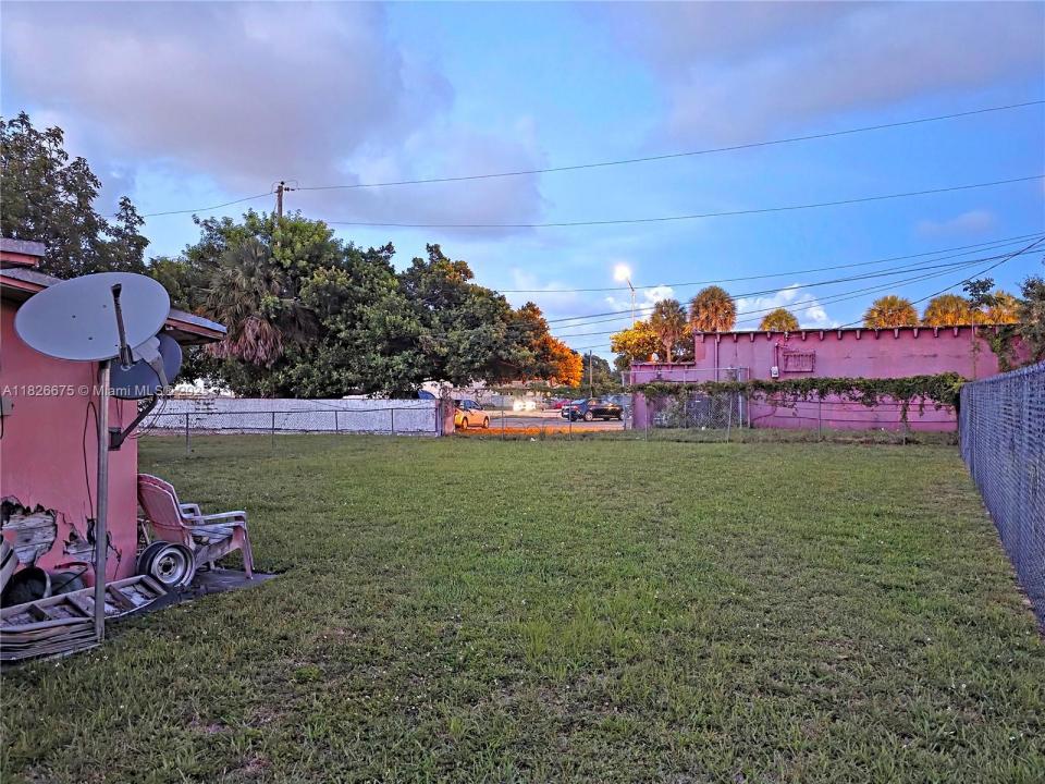 6233 NW 22nd Ct, Miami, Florida 33147, Estados Unidos