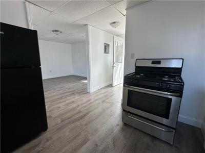 210 North Main Street 2R, Woonsocket, 罗得岛 02895, 美国