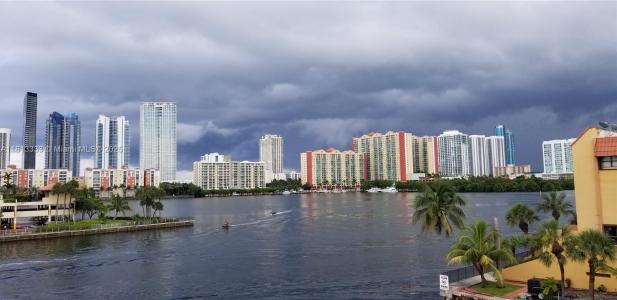 4000 NE 169th St 407, North Miami Beach, Florida 33160, USA