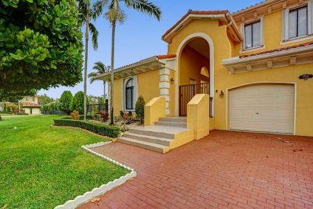 7722 SW 188th Ter, Cutler Bay, Florida 33157, USA