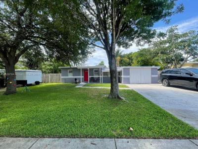 1624 NE 48th Ct, Pompano Beach, Florida 33064, USA