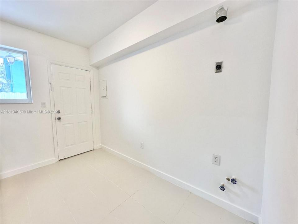 1841 NW 55th Street 1843, Miami, Floride 33142, États-Unis