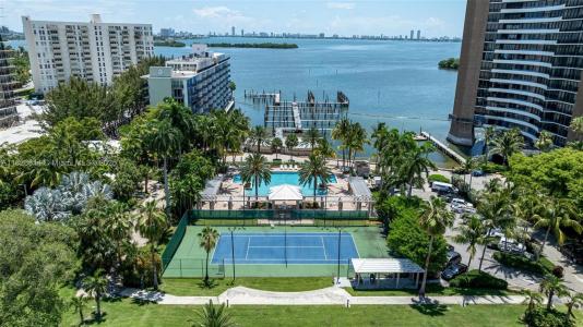 770 NE 69th St 3E, Miami, Florida 33138, USA
