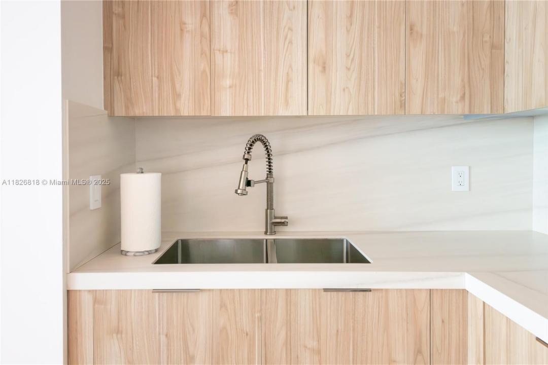 3131 NE 188th St 2-605, Aventura, Florida 33180