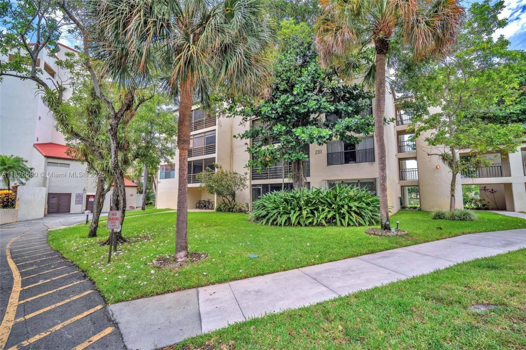 2311 S CYPRESS BEND DRIVE 316B, Pompano Beach, Florida 33069, Amerika Birleşik Devletleri