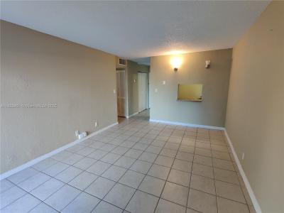 4550 NW 9th St 310E, Miami, Florida 33126, USA