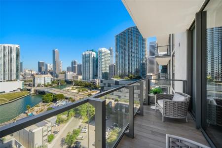 88 SW 7th St 1212, Miami, Florida 33130, USA