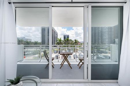 2030 S Ocean Dr 227, Hallandale Beach, Florida 33009, USA