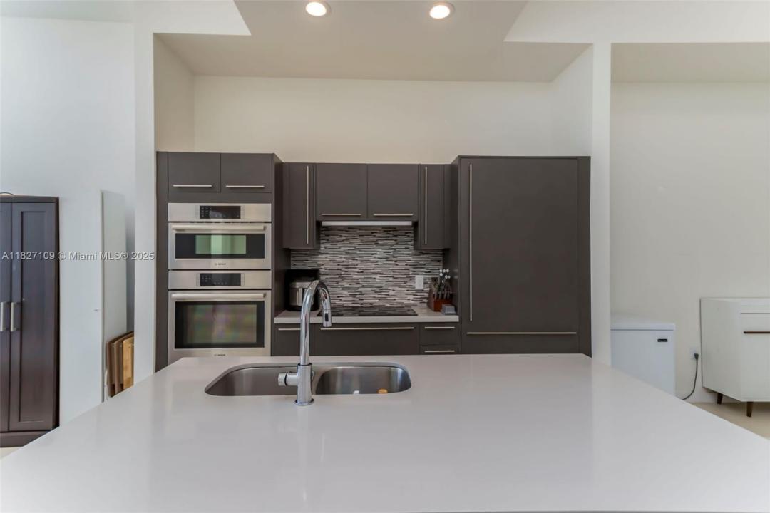 7825 NW 107th Ave 817, Doral, Floride 33178, États-Unis