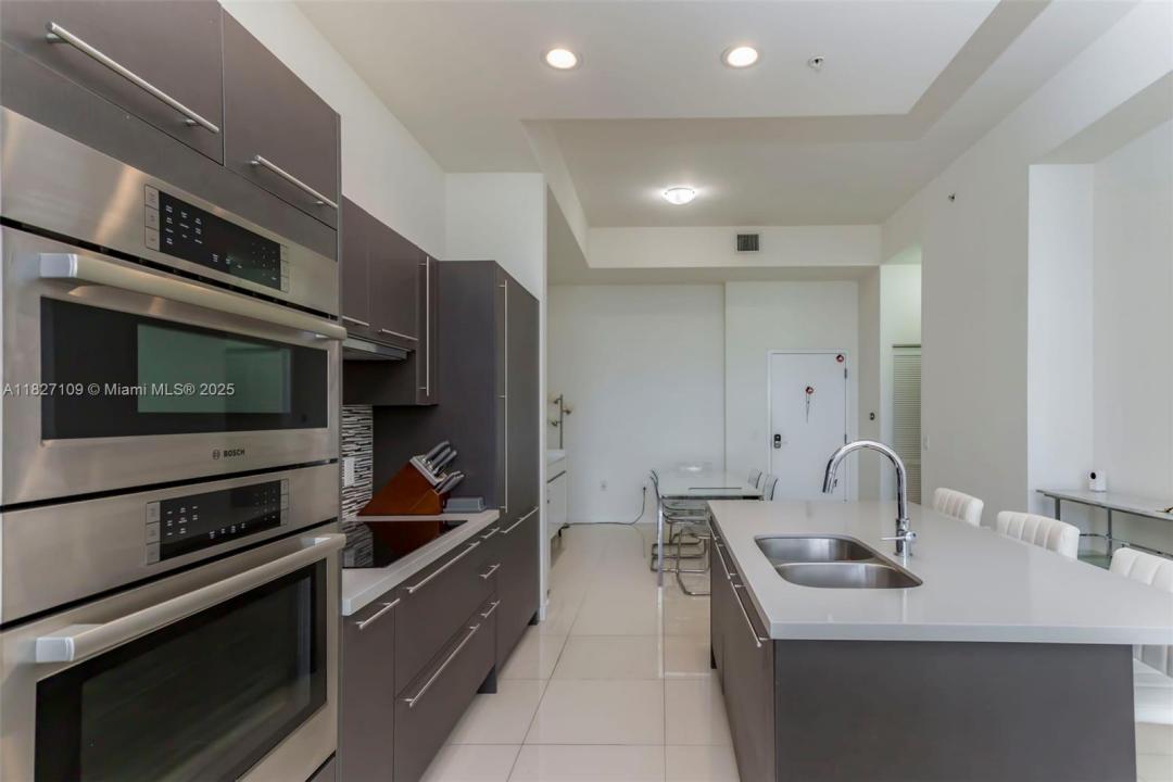 7825 NW 107th Ave 817, Doral, Floride 33178, États-Unis