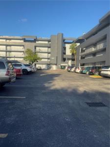 8821 W Flagler St 108, Miami, Florida 33174, USA