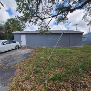 6611 Moseley St, Hollywood, Florida 33024, USA