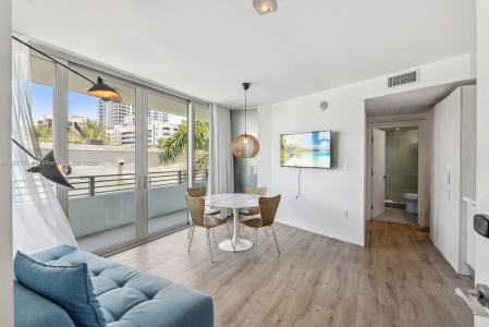 6080 Collins Ave 302, Miami Beach, Florida 33140, USA
