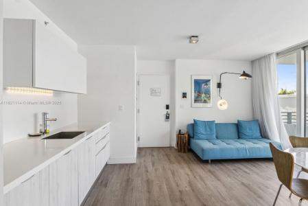 6080 Collins Ave 302, Miami Beach, Florida 33140, USA