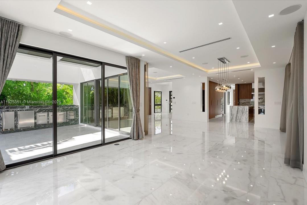 1311 Stillwater Dr, Miami Beach, Флорида 33141, Соединенные Штаты