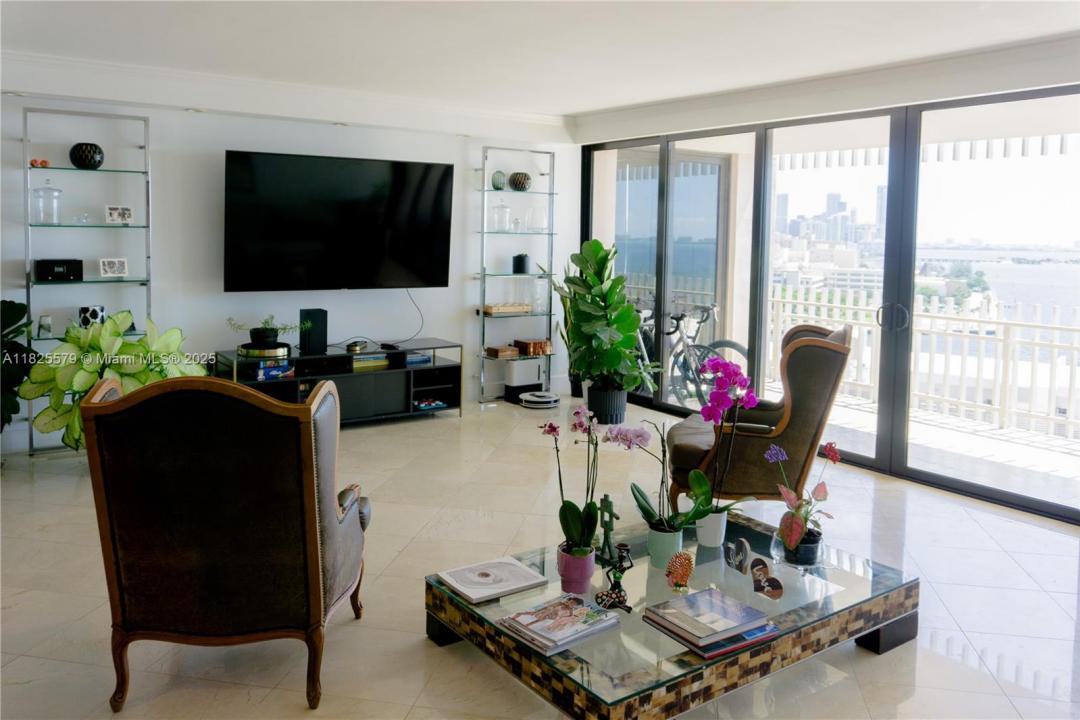 3 Grove Isle Dr C1405, Miami, Флорида 33133, Соединенные Штаты