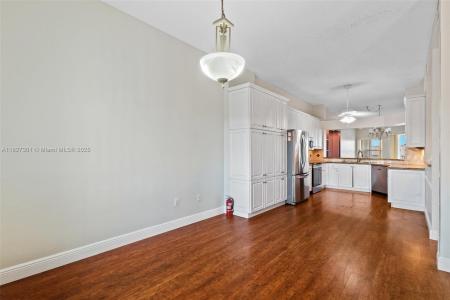 7592 Granville Dr 411, Tamarac, Florida 33321, USA