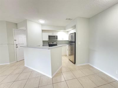 3480 N Pinewalk Dr N 124, Margate, Florida 33063, USA
