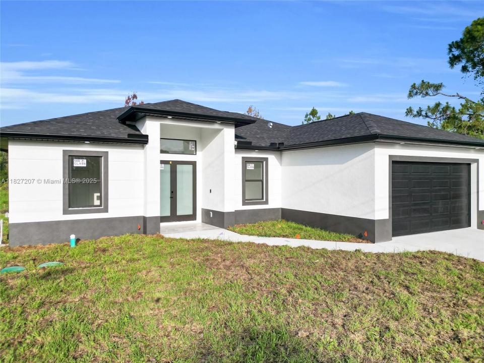 464 Redwing St, Lehigh Acres, Florida 33974