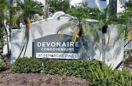 11185 SW 6th St 303, Pembroke Pines, Florida 33025, USA
