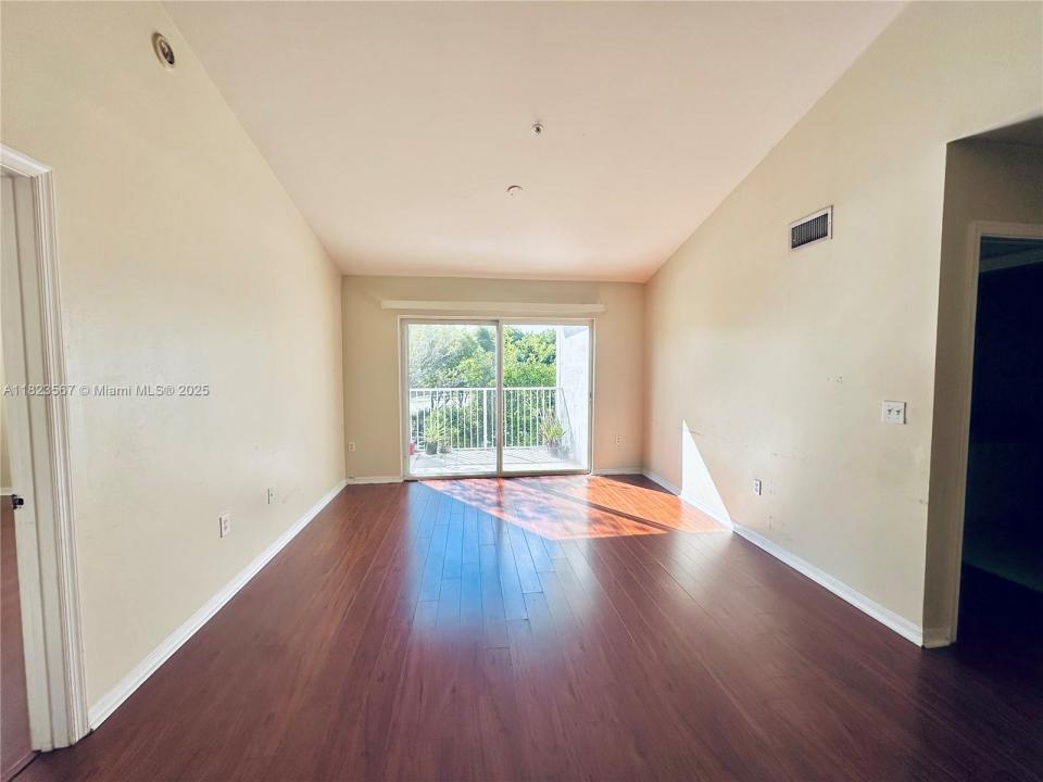 11185 SW 6th St 303, Pembroke Pines, Florida 33025