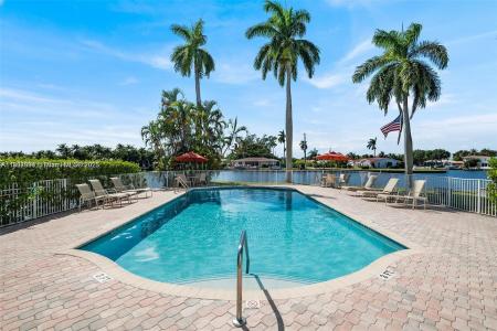 1881 Middle River Dr 403, Fort Lauderdale, Florida 33305, USA