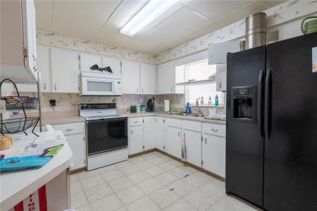 3126 Harbor Blvd 1A, Port Charlotte, Florida 33952, USA