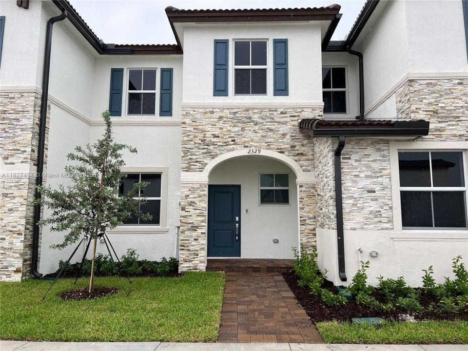 2329 NW 122nd Ter ., Miami, Floride 33167, États-Unis