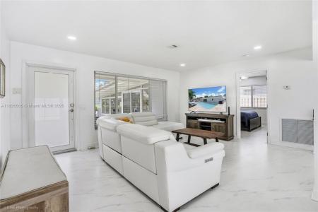 1633 SE 5th Ct, Deerfield Beach, Florida 33441, USA
