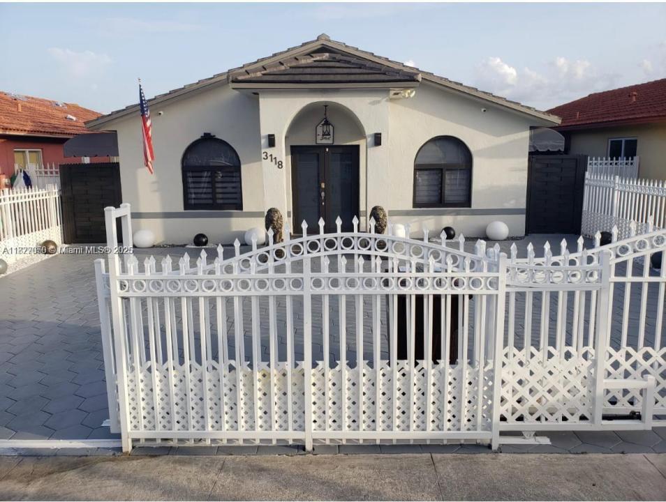 3118 W 71st PL, Hialeah, 플로리다 33018, 미국