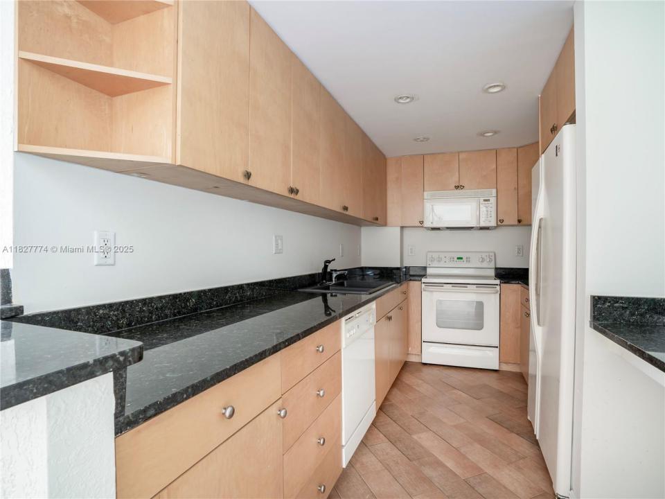 10350 W Bay Harbor Dr 6L, Bay Harbor Islands, Floride 33154, États-Unis