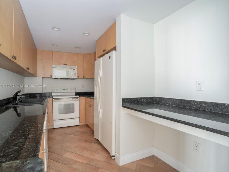 10350 W Bay Harbor Dr 6L, Bay Harbor Islands, Floride 33154, États-Unis