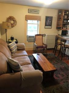 14 Brinley Street 5, Newport, Rhode Island 02840, USA