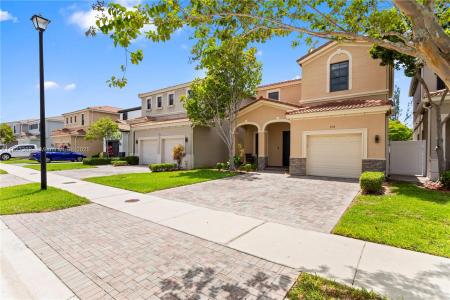 878 NE 191st St, Miami, Florida 33179, USA