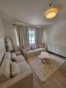 810 7th St 206, Miami Beach, Florida 33139, USA