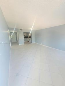 2025 NE 164th St 202, North Miami Beach, Florida 33162, USA