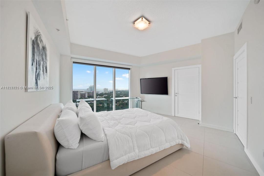 60 SW 13th St 2600, Miami, Florida 33130