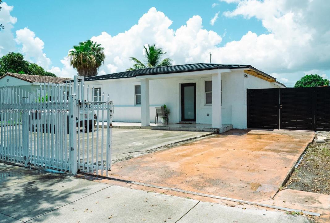90 E 41st St, Hialeah, 佛罗里达州 33013, 美国