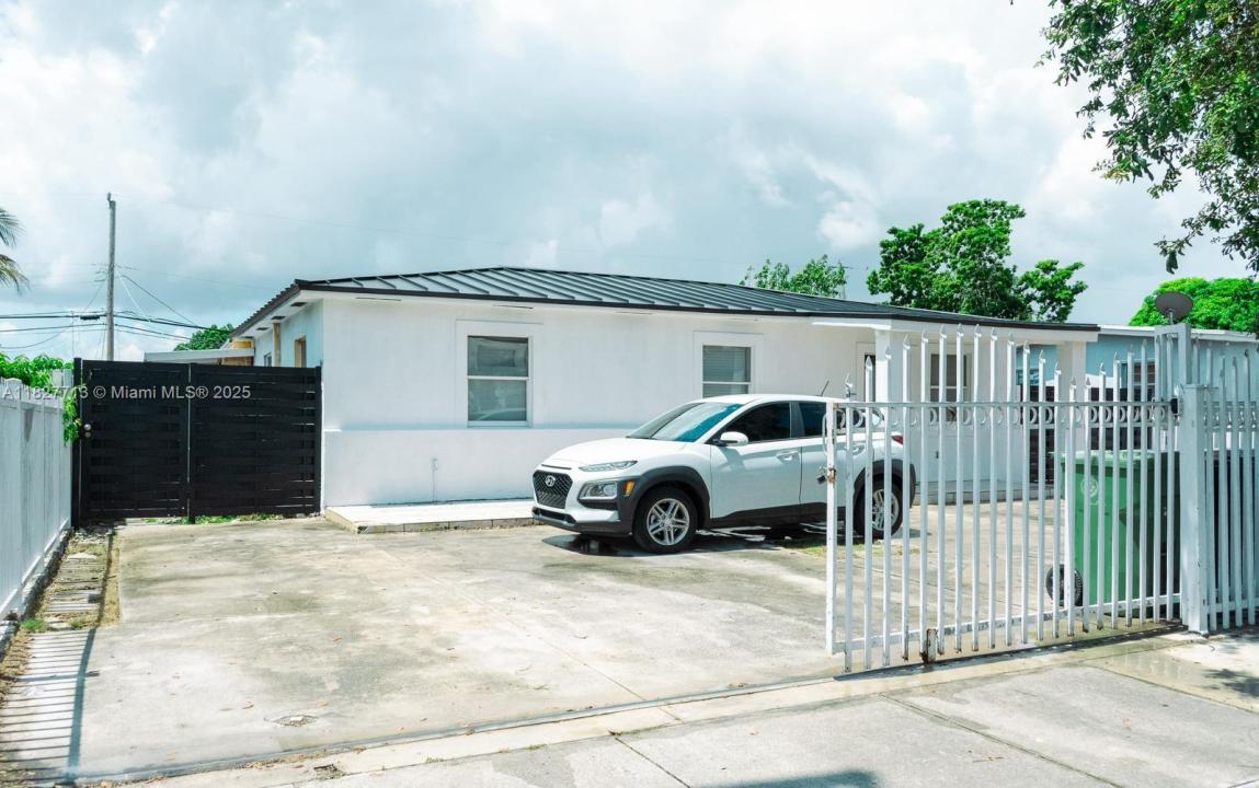 90 E 41st St, Hialeah, 佛罗里达州 33013, 美国